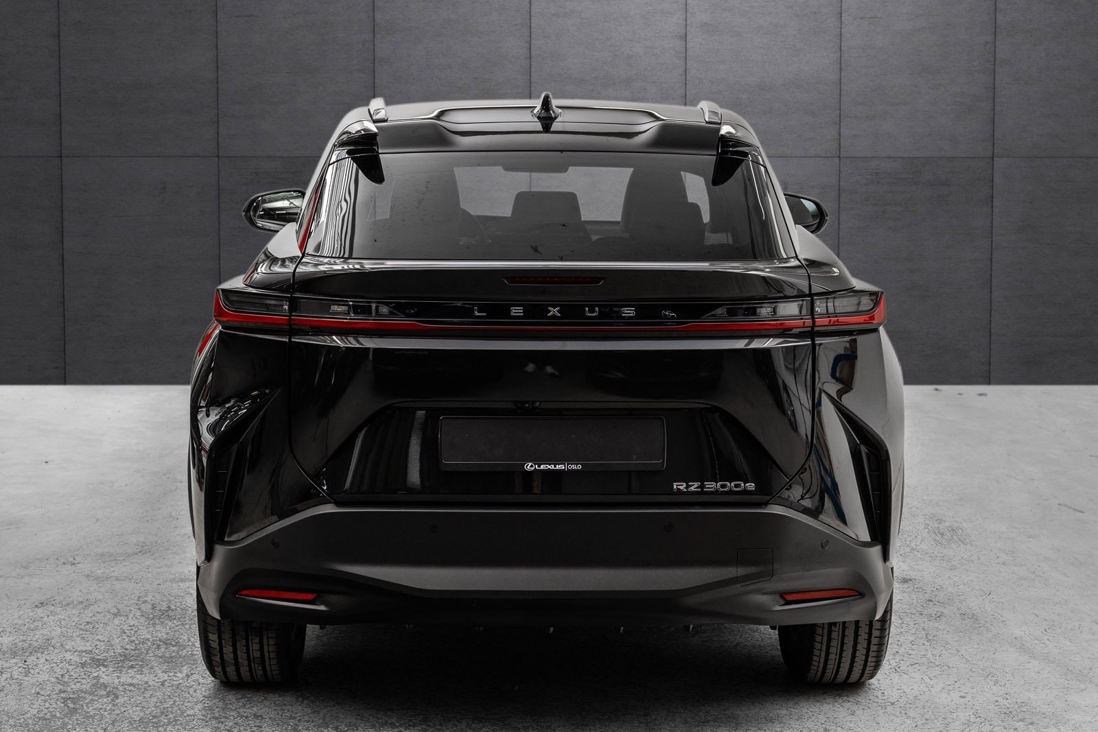 Lexus RZ 300e, 204ps, 2024
