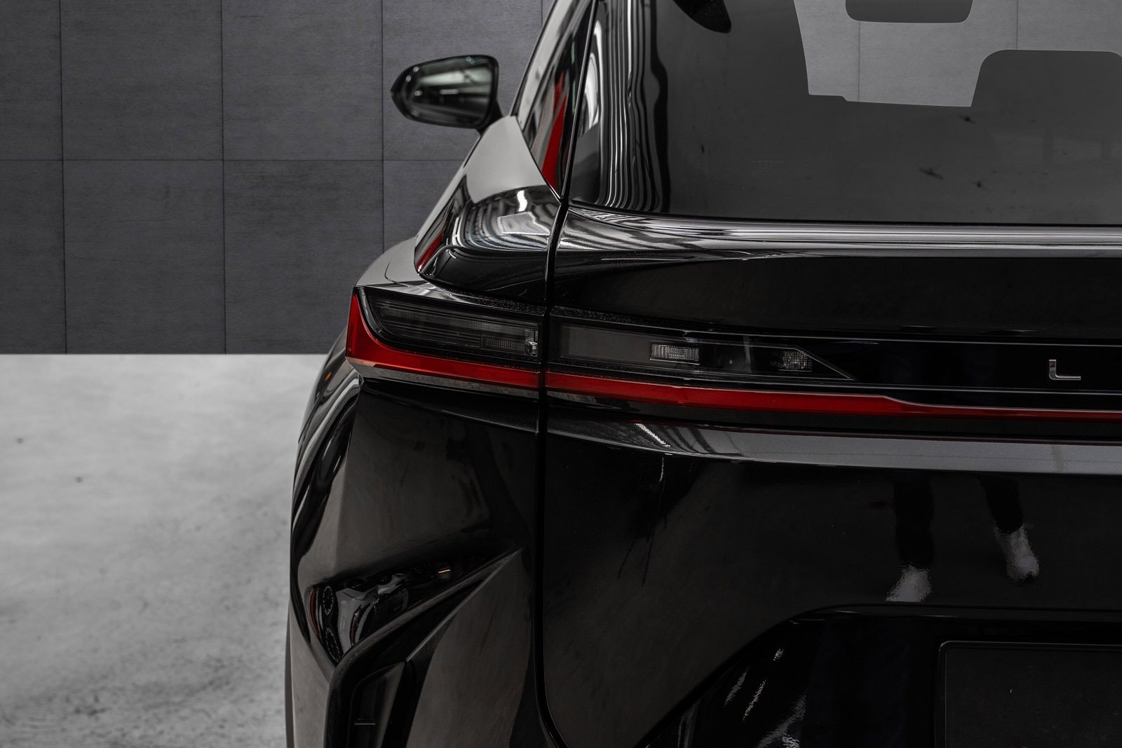 Lexus RZ 300e, 204ps, 2024