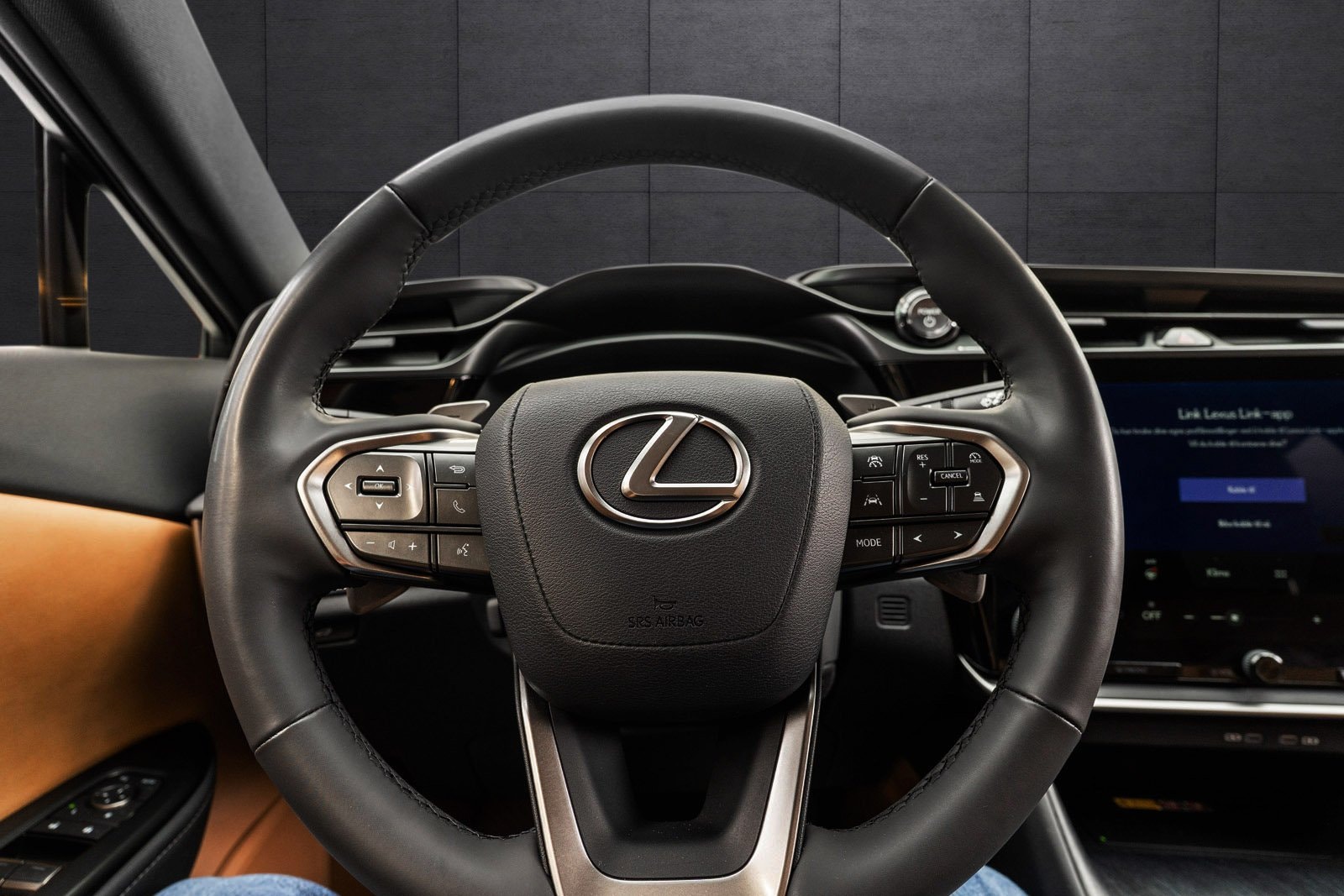 Lexus RZ 300e, 204ps, 2024