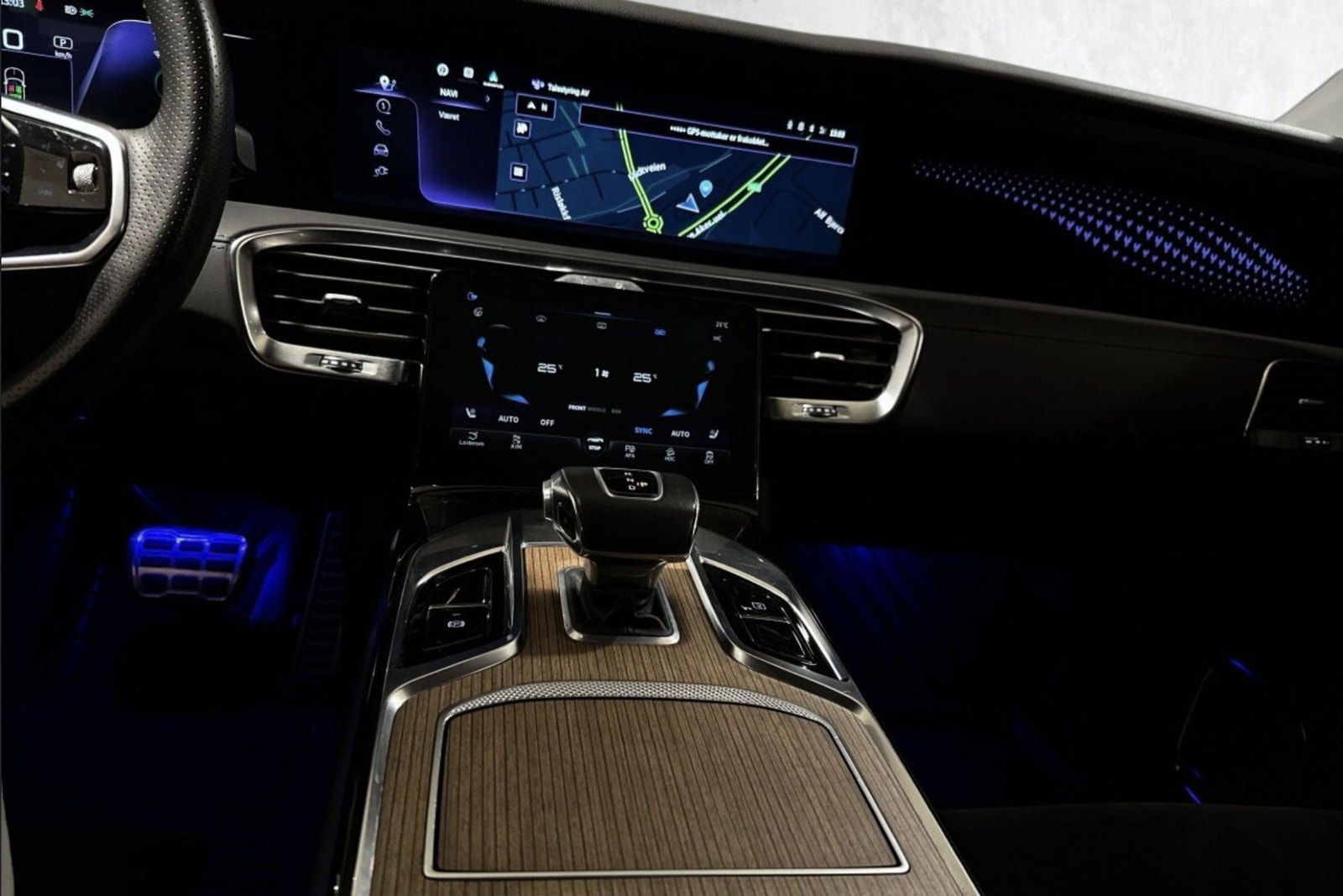 Hongqi E-HS9 Premium 99 kWh AWD, 551hk, 2022