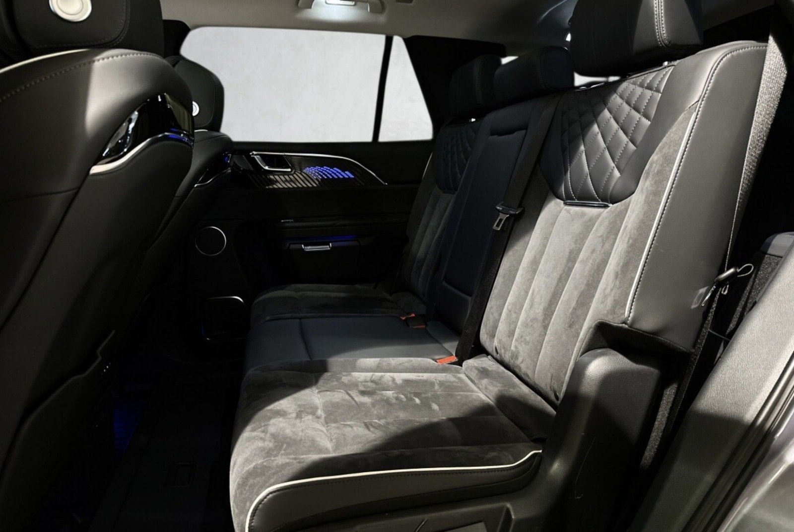 Hongqi E-HS9 Premium 99 kWh AWD, 551hk, 2022