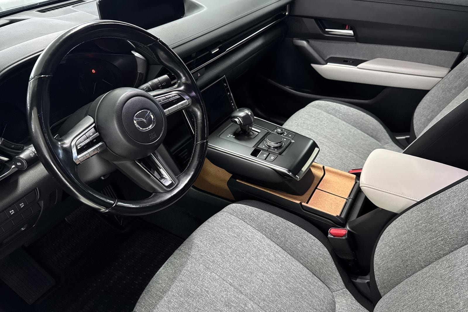 Mazda MX-30 e-Skyactiv EV, 143ps, 2022
