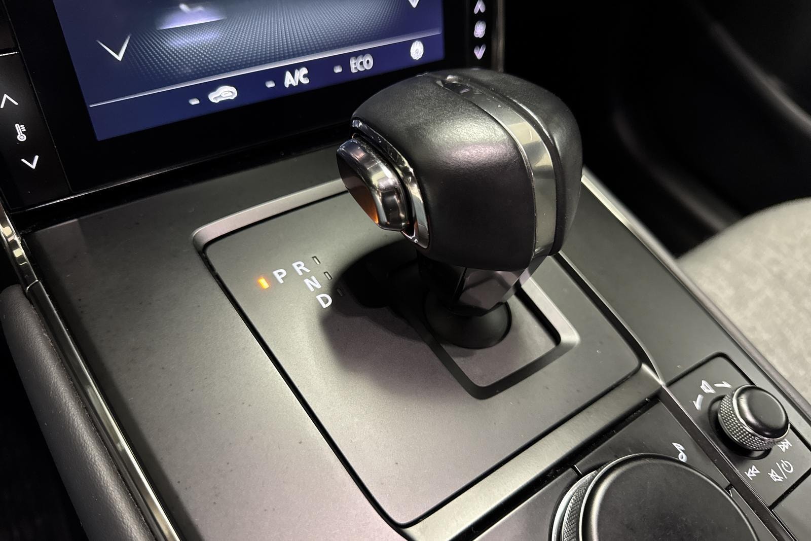 Mazda MX-30 e-Skyactiv EV, 143ps, 2022