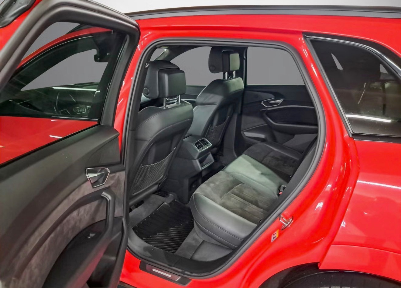 Audi e-tron 50 quattro, 313ps, 2020