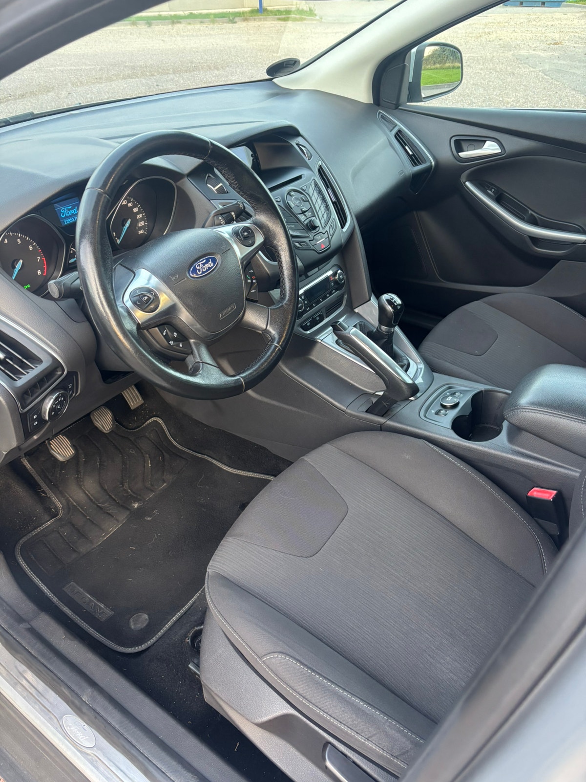 Ford Focus Combi 1.6 Ti-VCT Manual, 105hp, 2011