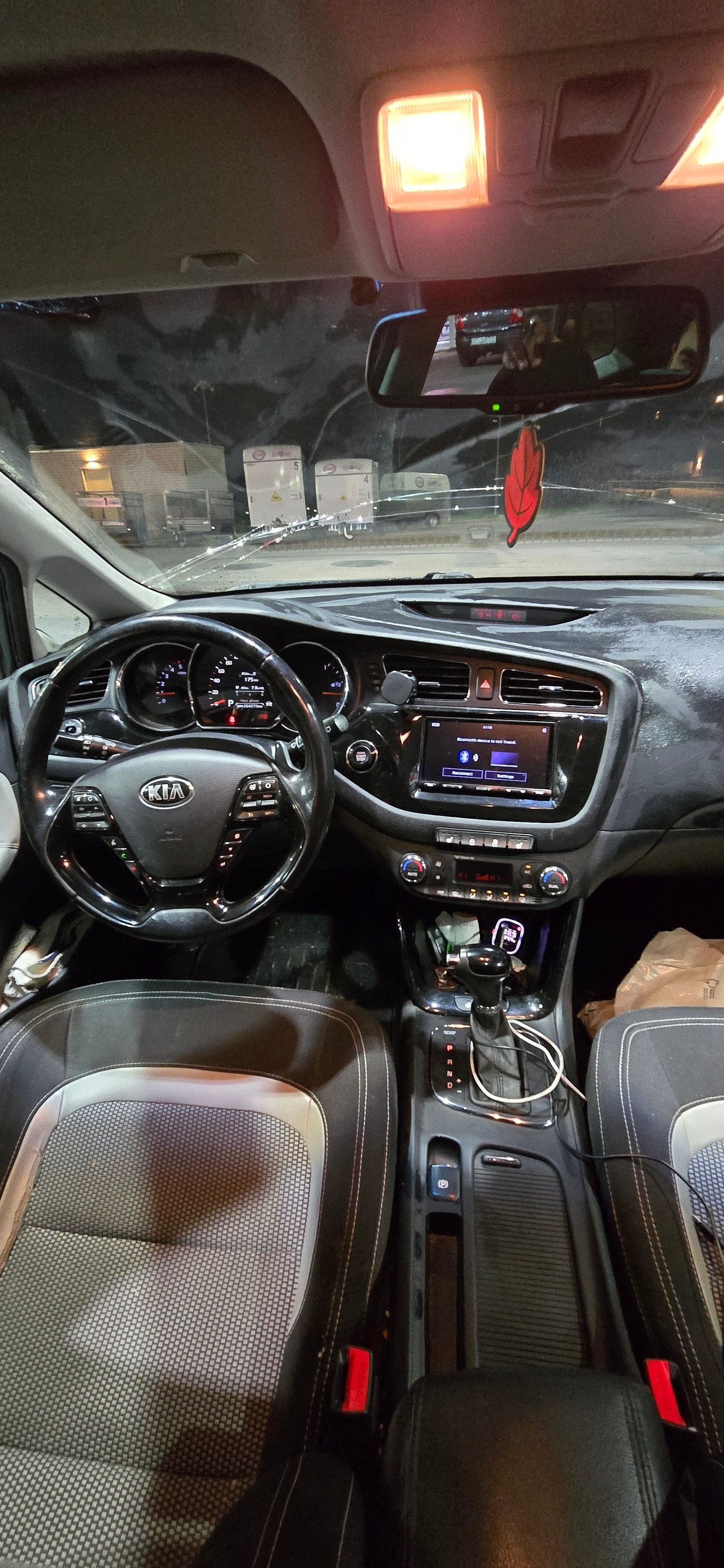 Kia cee'd_sw 1.6 CRDi Automatic, 110hp, 2013
