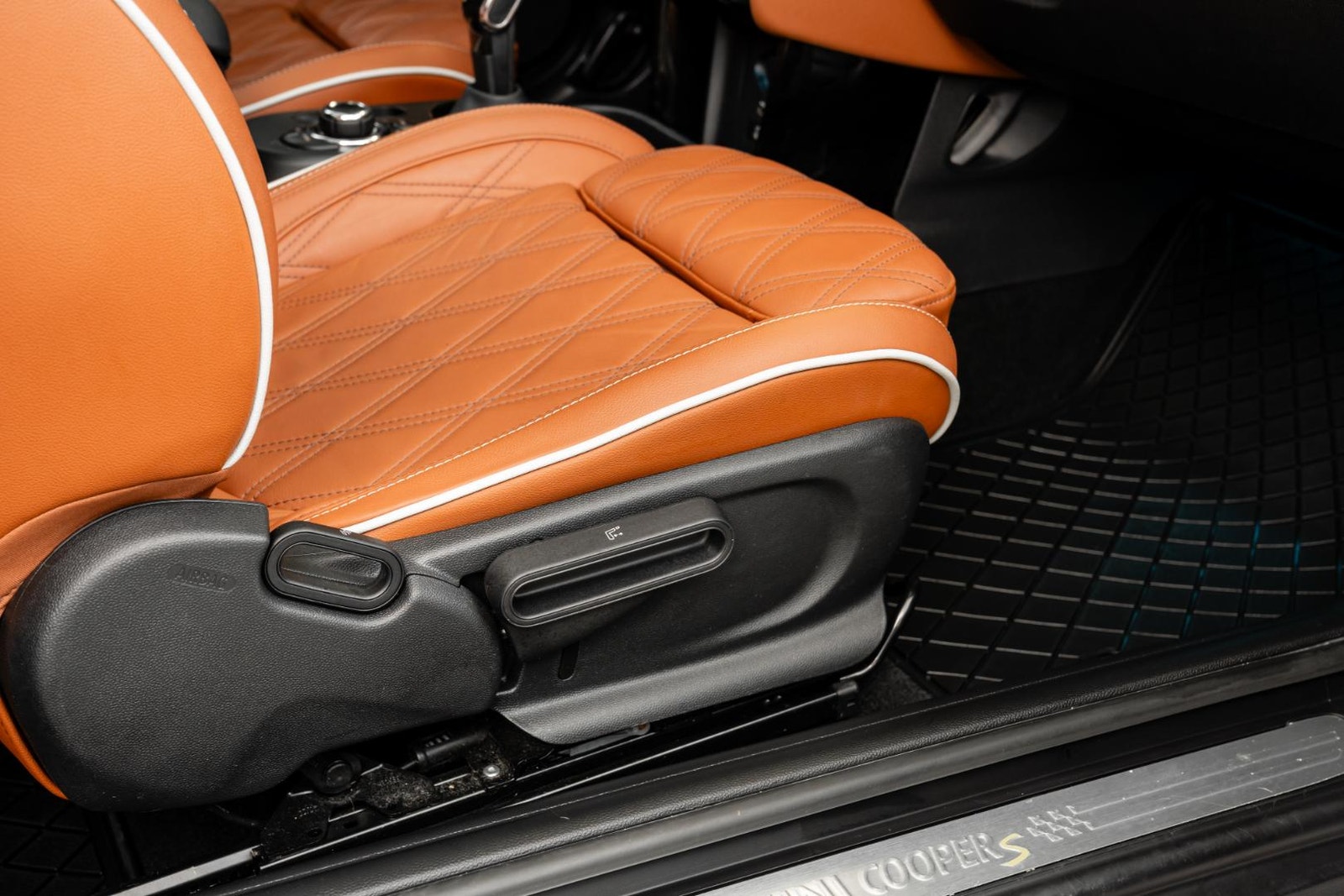 MINI Cooper SE, 184ps, 2023