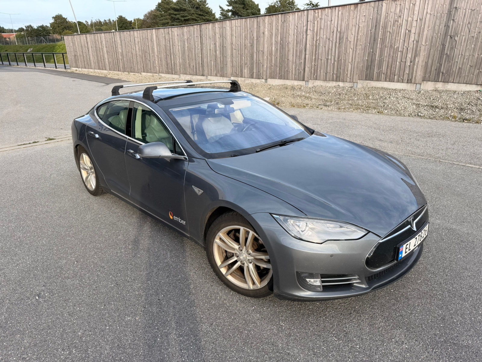 Tesla Model S 85, 378hp, 2013