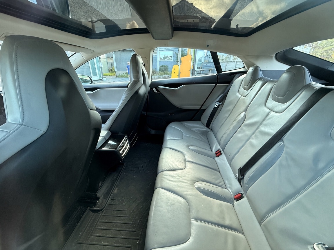Tesla Model S 85, 378hp, 2013