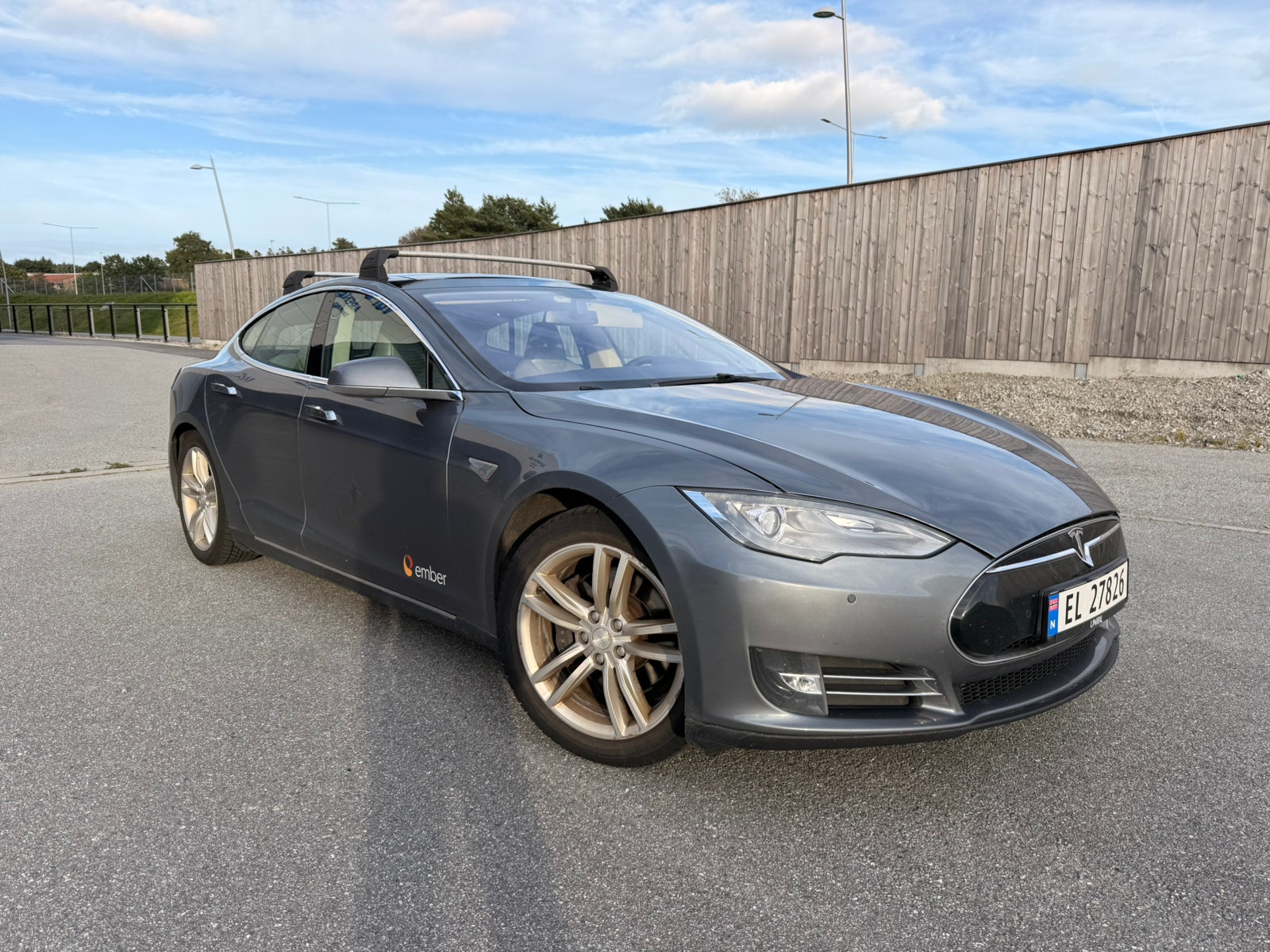 Tesla Model S 85, 378hp, 2013