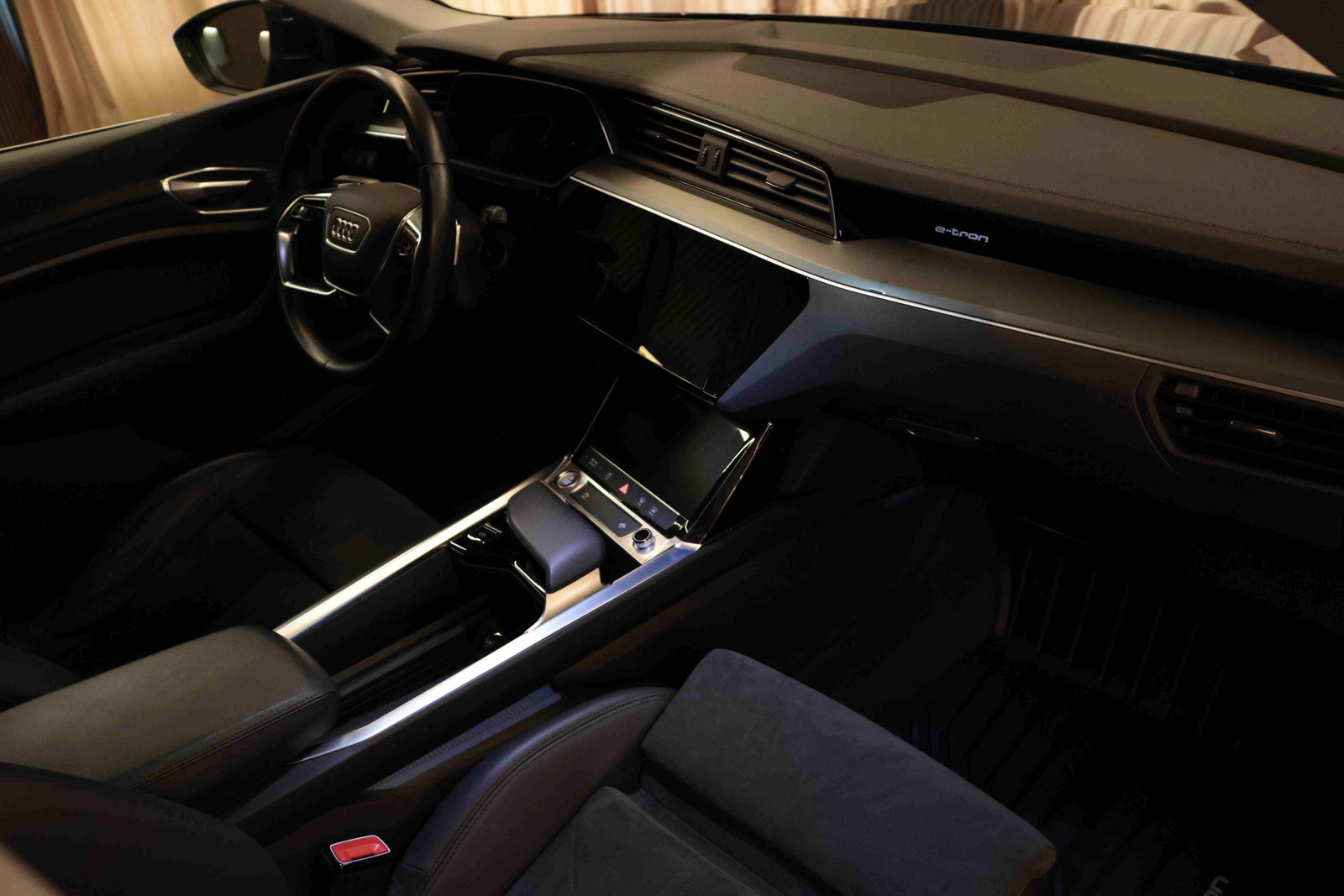 Audi e-tron 50 quattro, 313ps, 2020