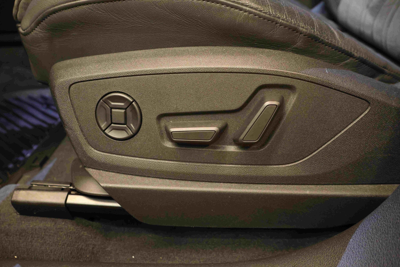 Audi e-tron 50 quattro, 313ps, 2020