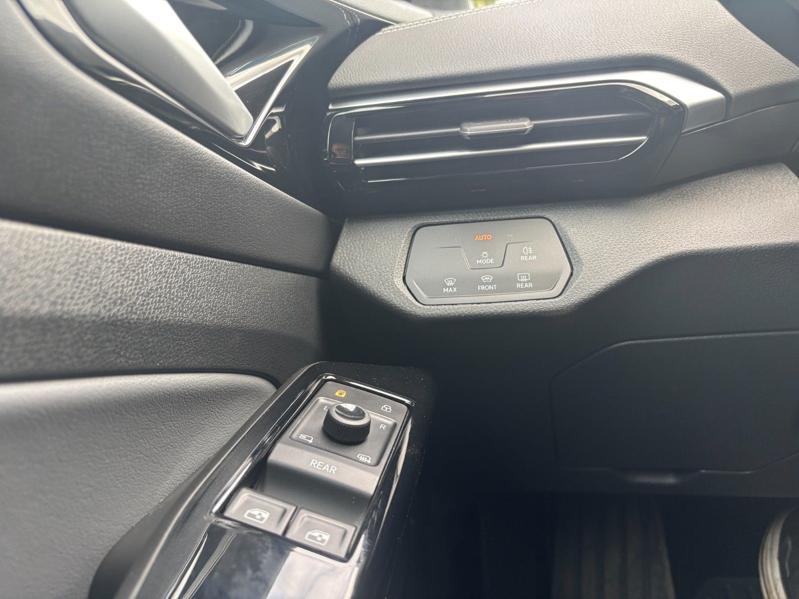 Volkswagen ID.4 Pro, 286ps, 2026