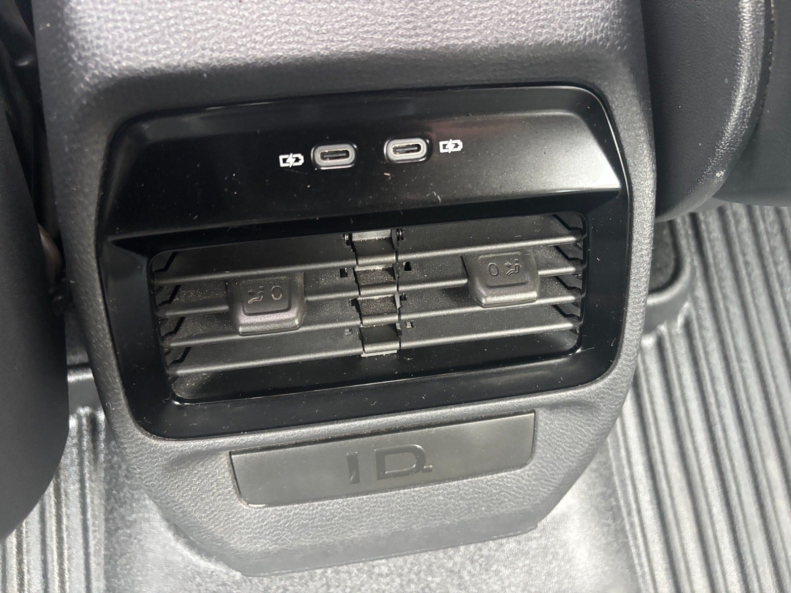Volkswagen ID.4 Pro, 286ps, 2026