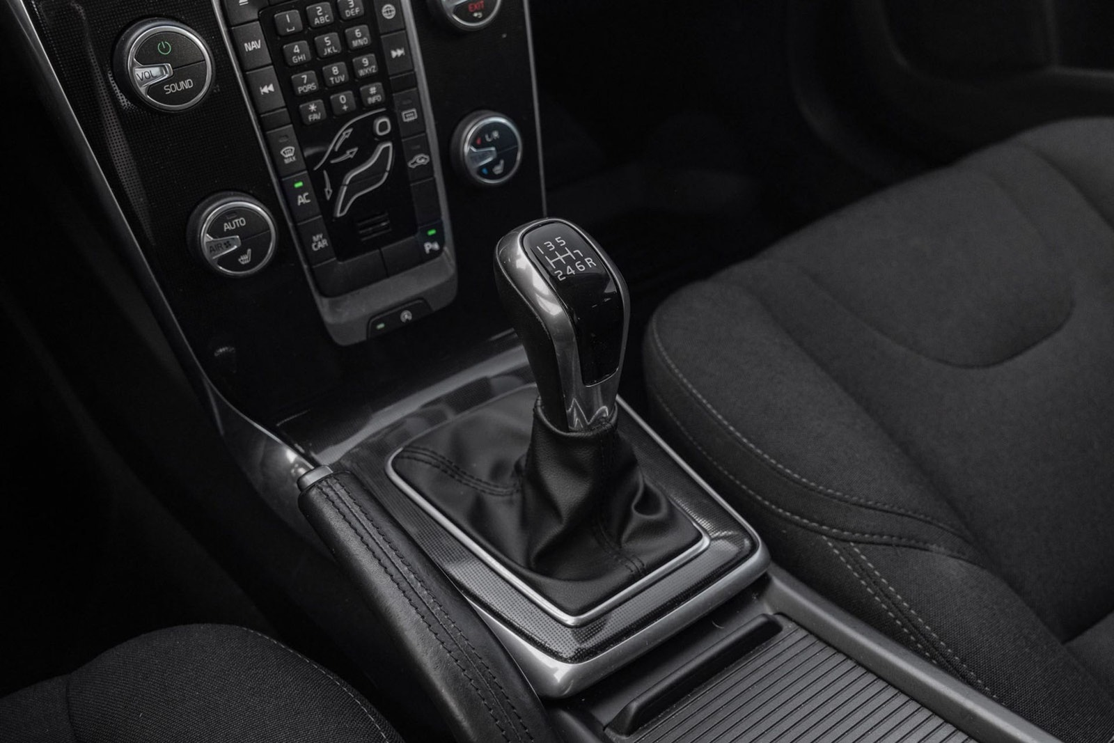 Volvo V40 T2 Manual, 6-trins, 122ps, 2018