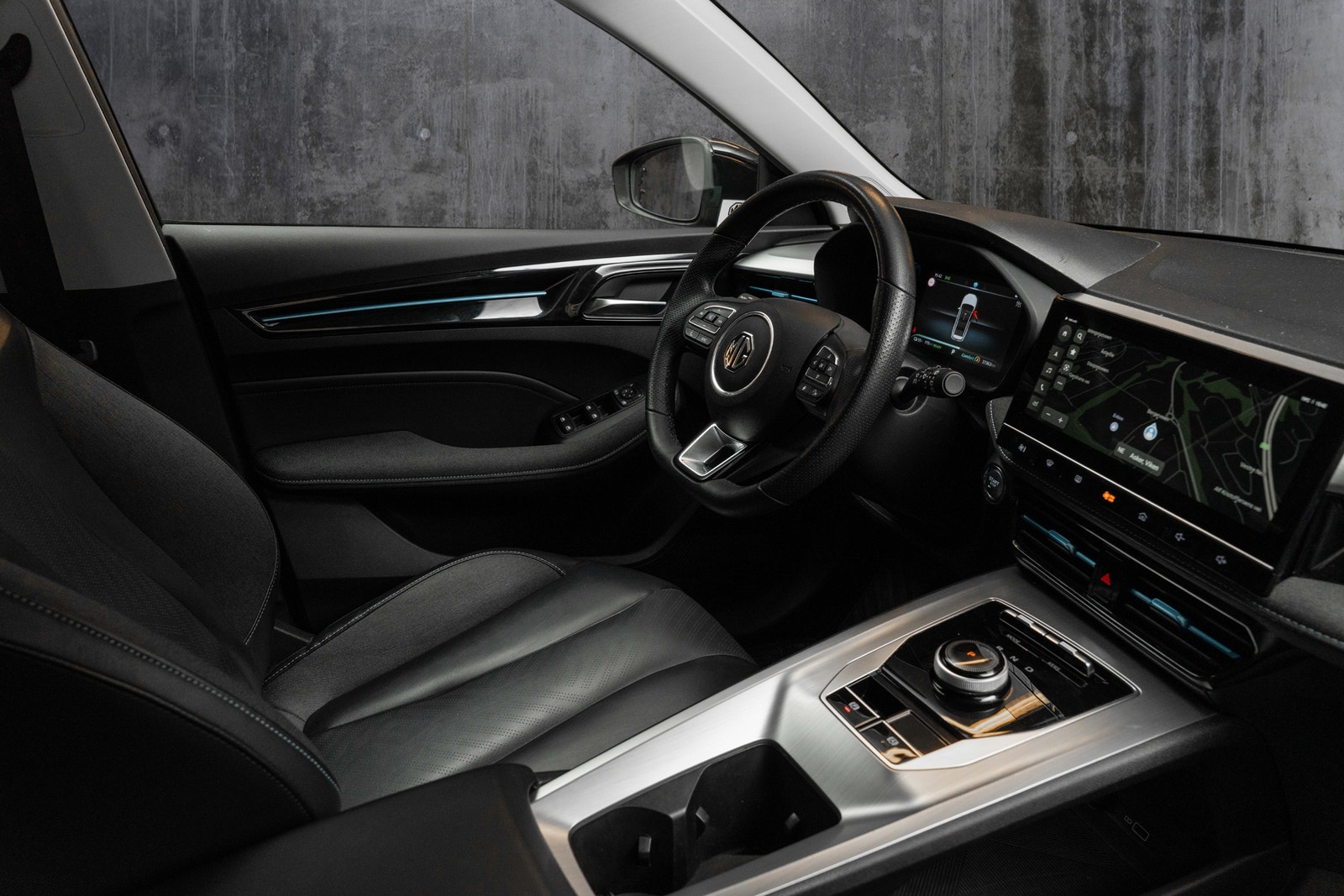 MG 5 Long Range 61.1 kWh, 156hp, 2022