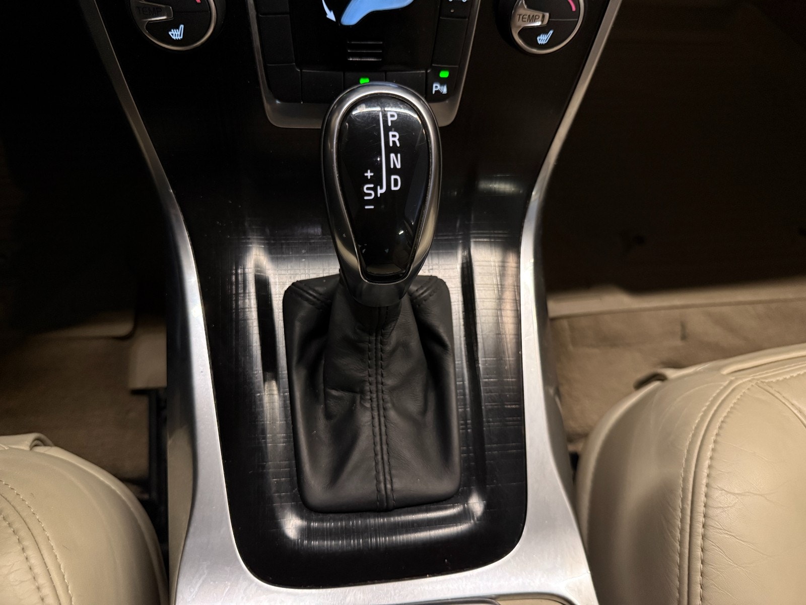 Volvo S80 D2 Powershift 6, 6-trins, 115ps, 2014