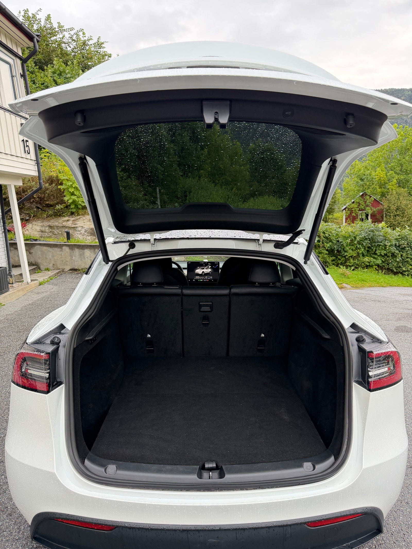 Tesla Model Y Long Range AWD, 514hp, 2024