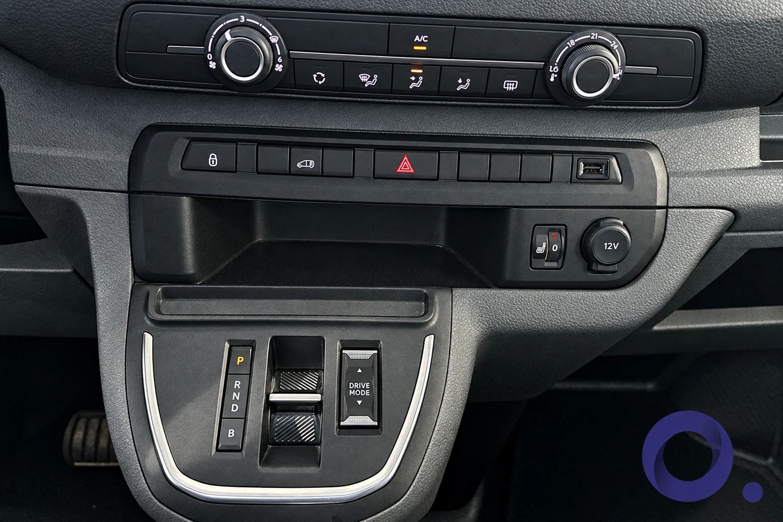 Peugeot e-Expert 75, 136ps, 2022