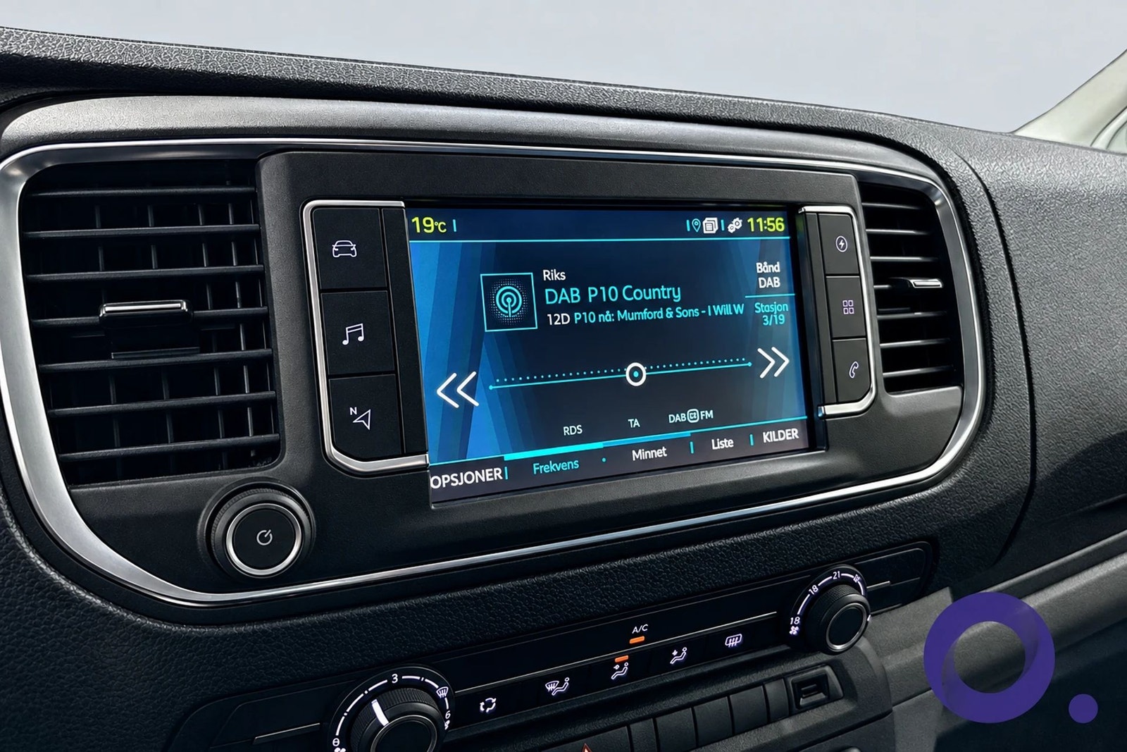 Peugeot e-Expert 75, 136ps, 2022