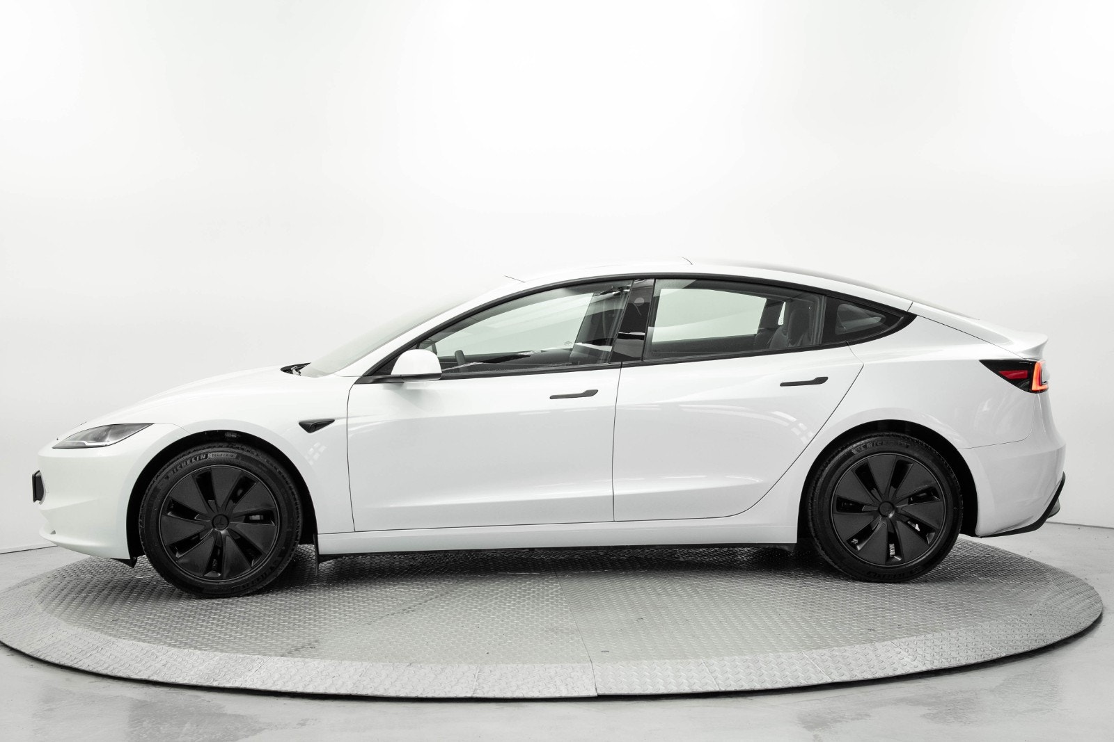 Tesla Model 3 Long Range AWD, 498hp, 2024