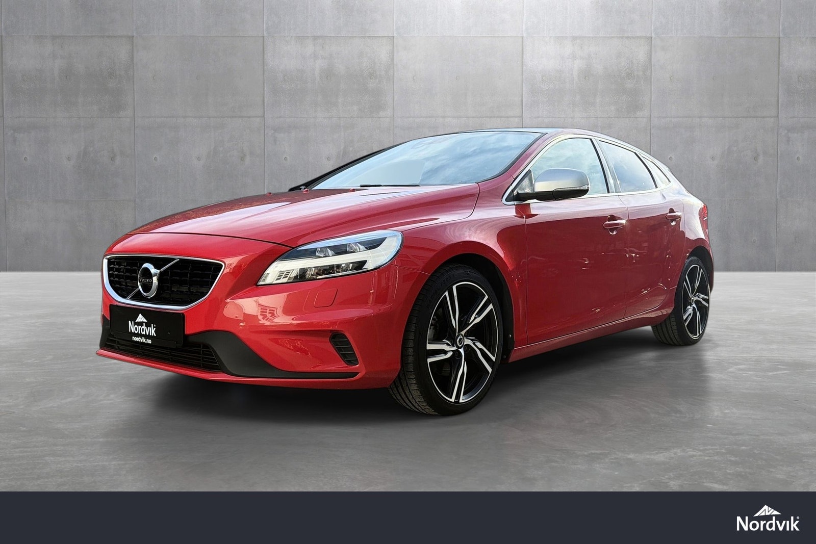 Volvo V40 T2 Manuell, 6-trinn, 122hk, 2017