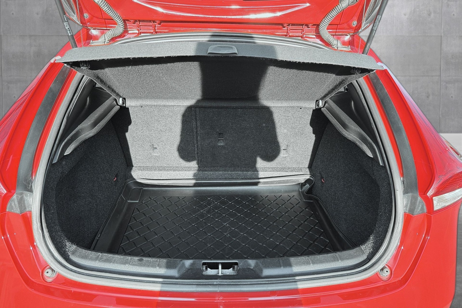 Volvo V40 T2 Manuell, 6-trinn, 122hk, 2017
