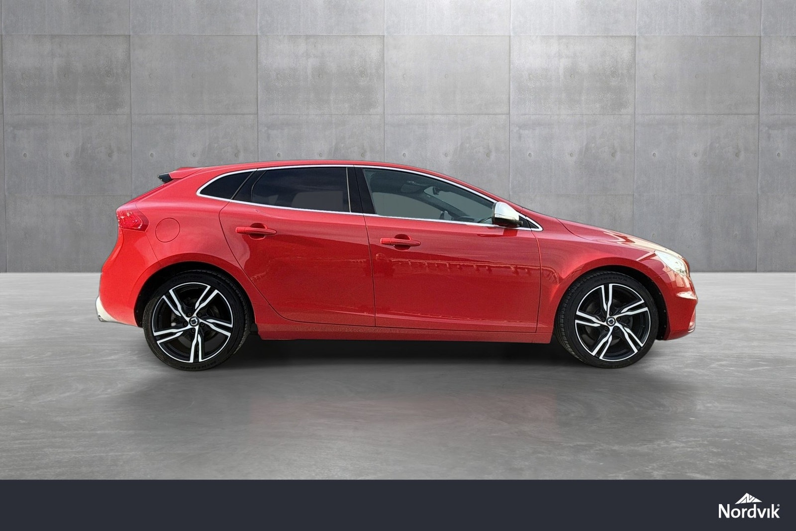 Volvo V40 T2 Manuell, 6-trinn, 122hk, 2017