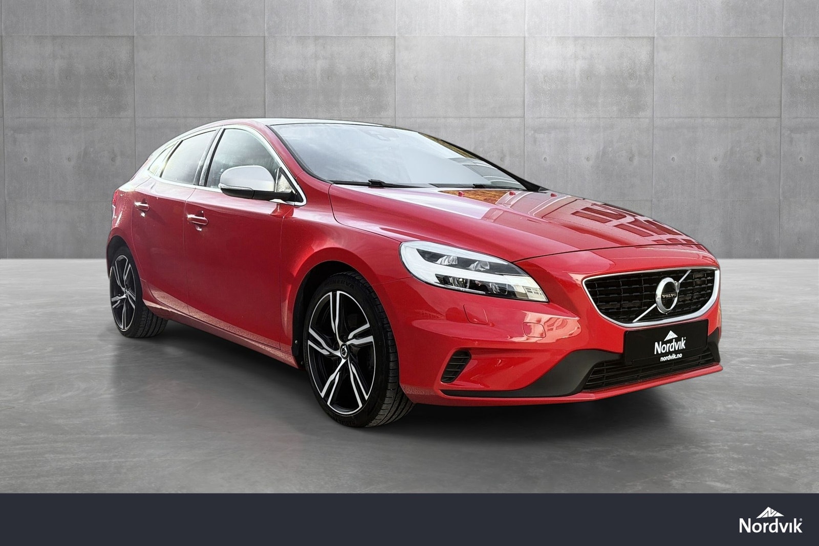 Volvo V40 T2 Manuell, 6-trinn, 122hk, 2017