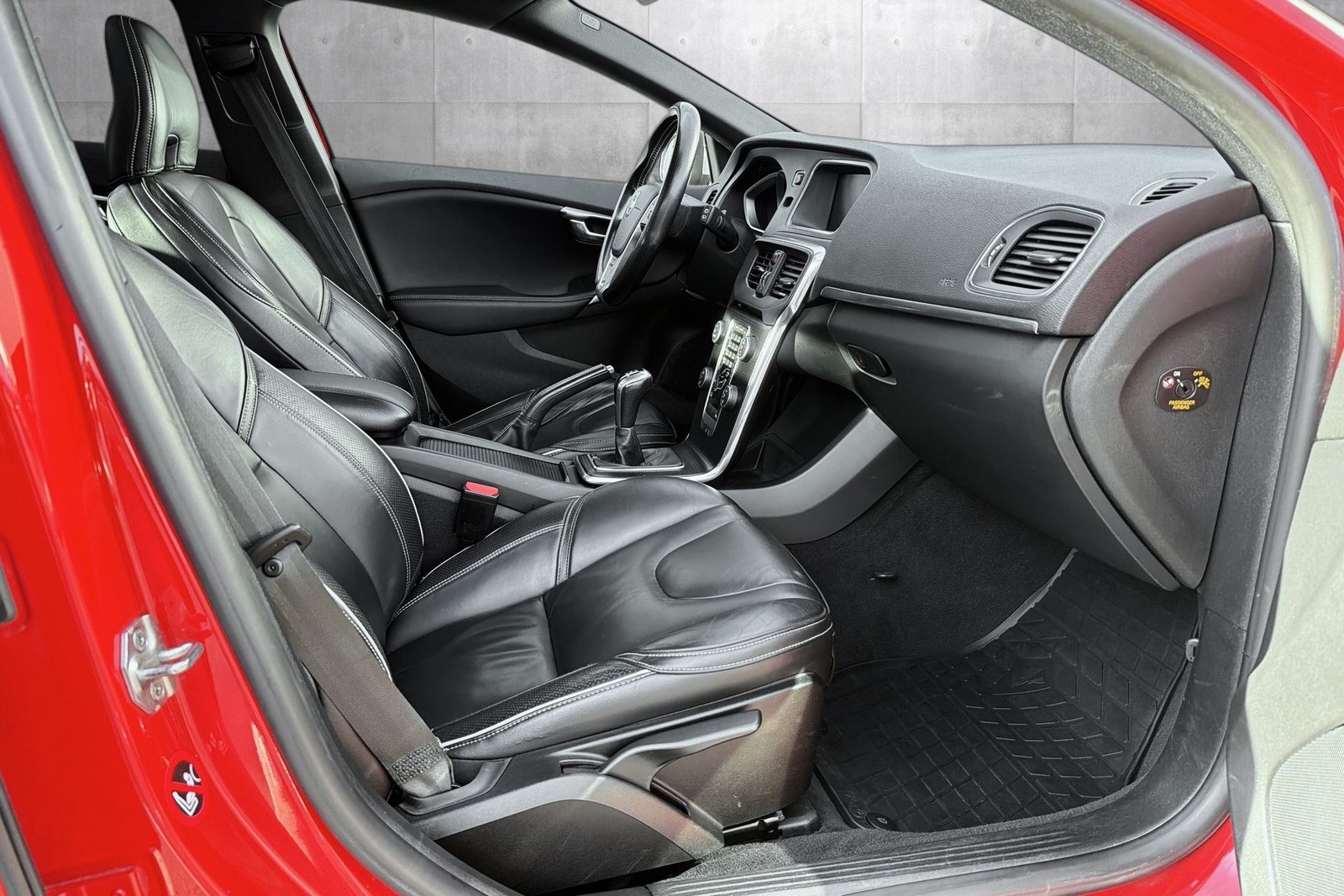 Volvo V40 T2 Manuell, 6-trinn, 122hk, 2017