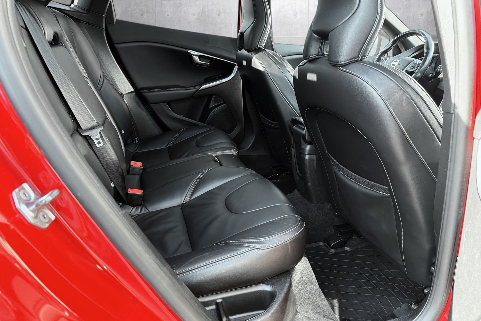 Volvo V40 T2 Manuell, 6-trinn, 122hk, 2017