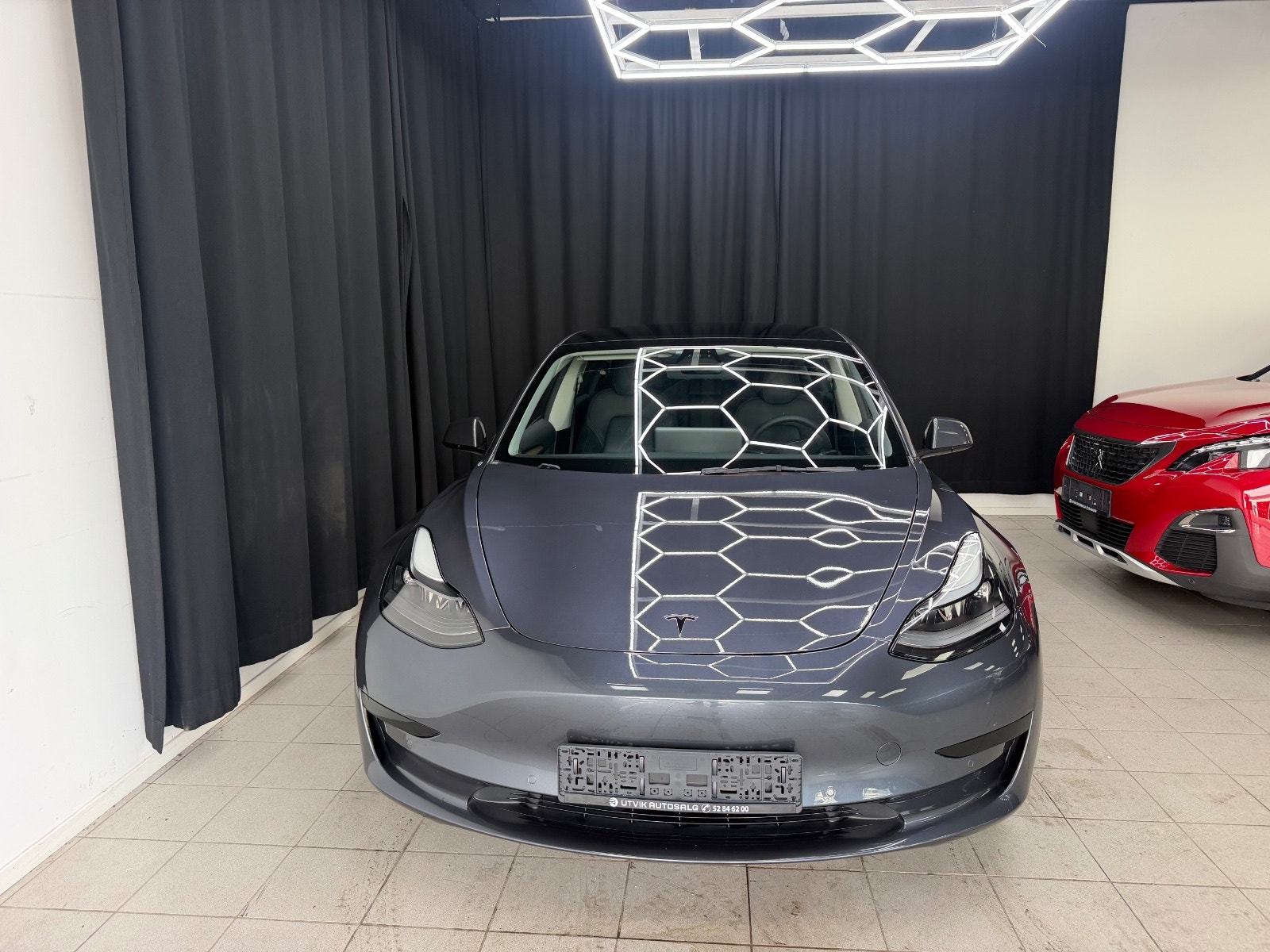 Tesla Model 3 Standard Range Plus, 325ps, 2021