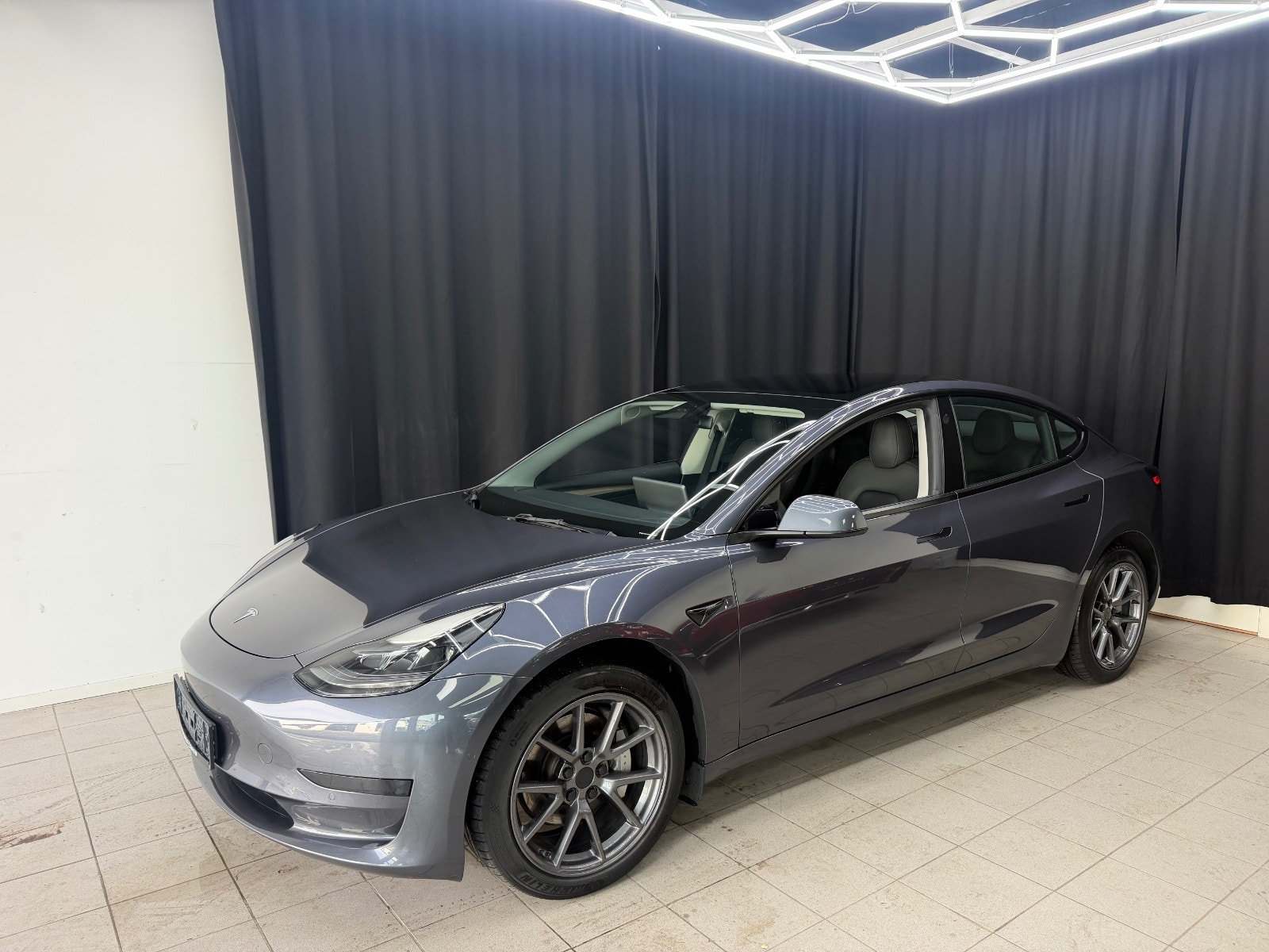 Tesla Model 3 Standard Range Plus, 325ps, 2021