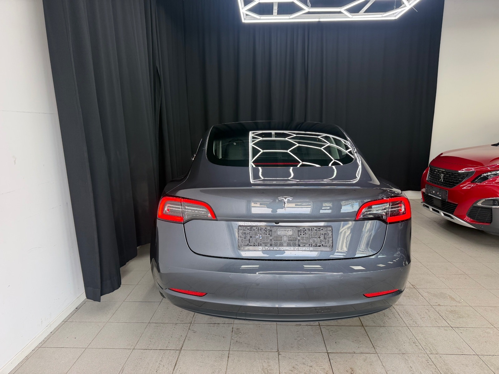 Tesla Model 3 Standard Range Plus, 325ps, 2021