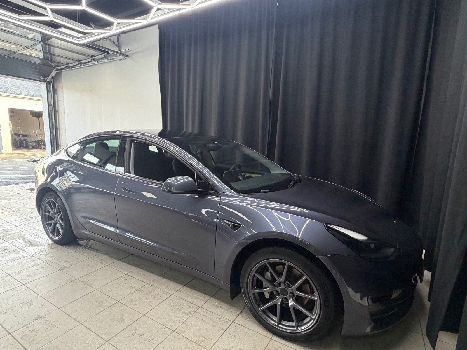 Tesla Model 3 Standard Range Plus, 325ps, 2021