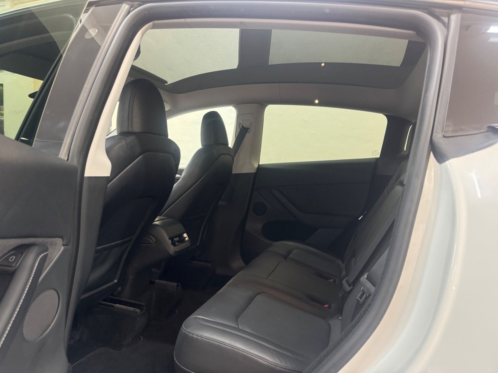 Tesla Model Y Long Range RWD, 347hp, 2024