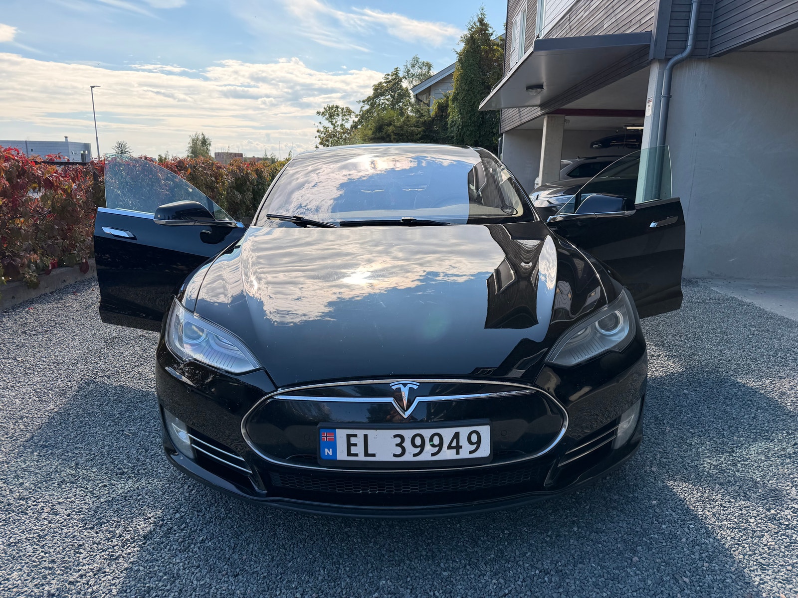 Tesla Model S 85, 378hp, 2014