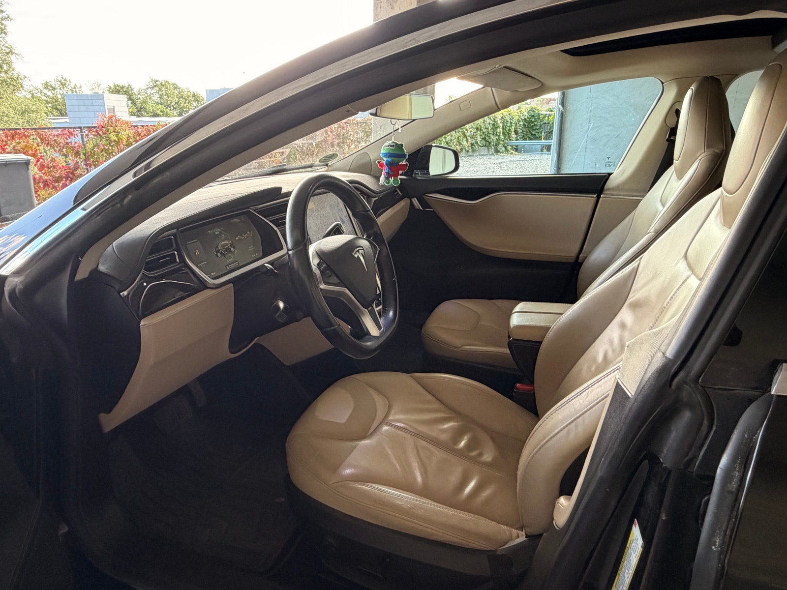 Tesla Model S 85, 378hp, 2014
