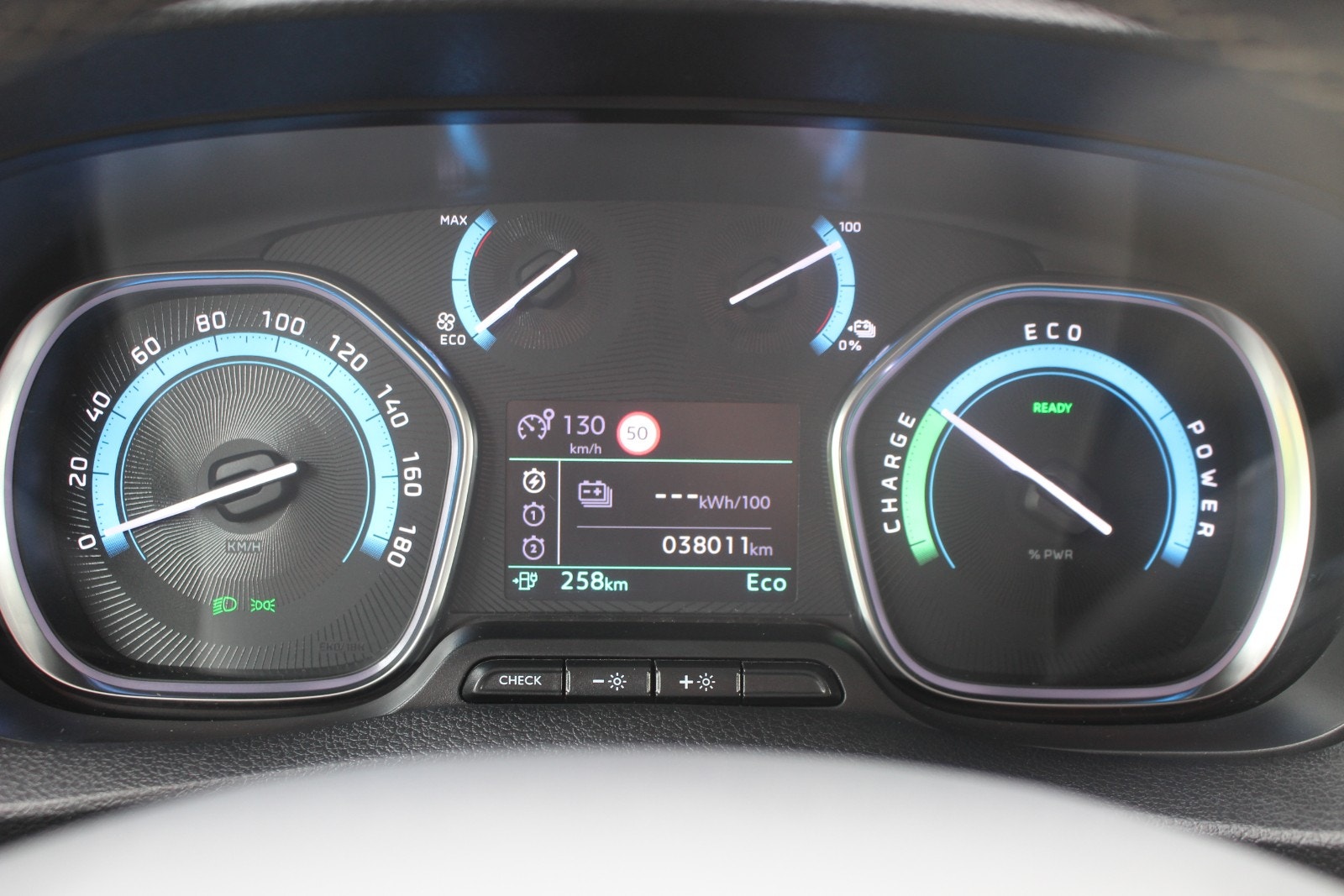 Peugeot e-Expert 75, 136hp, 2023