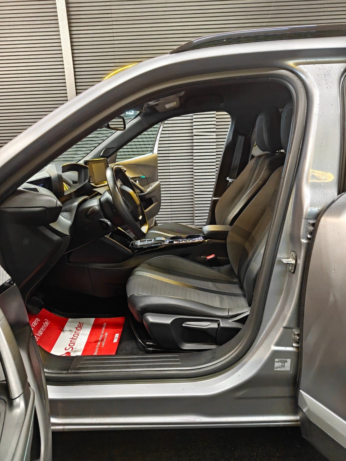 Peugeot e-2008, 136ps, 2022