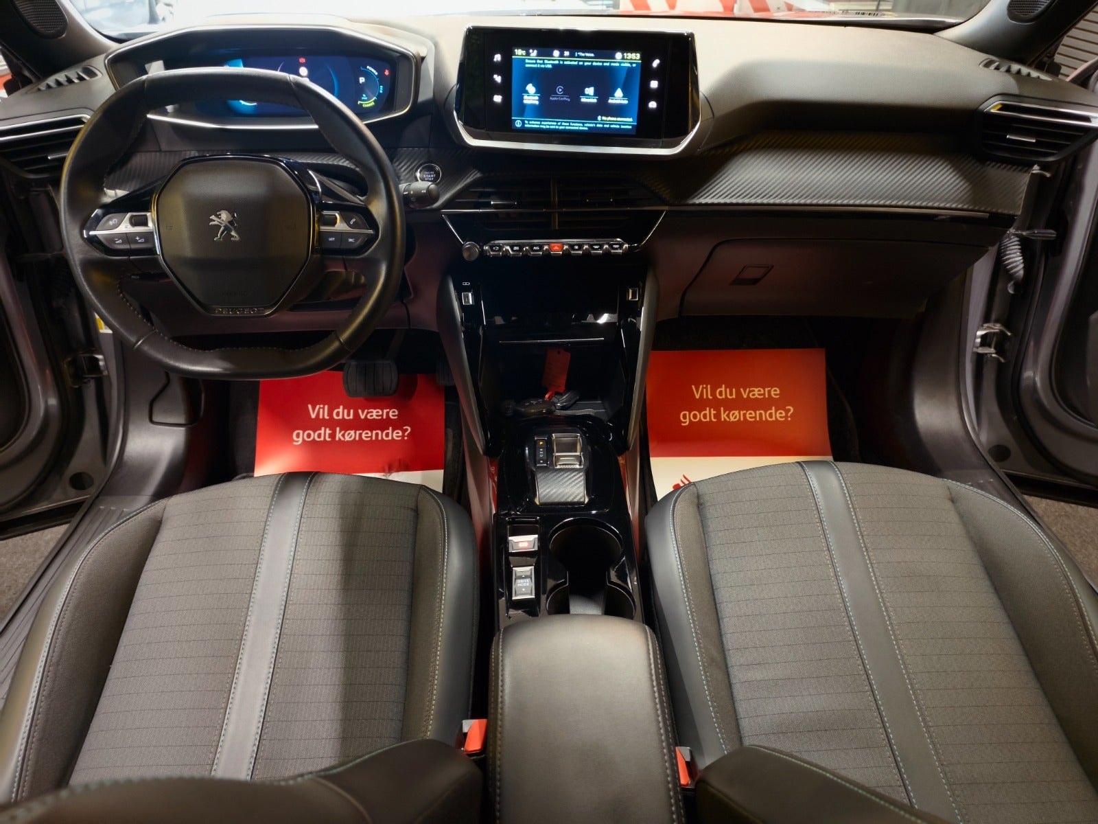 Peugeot e-2008, 136ps, 2022