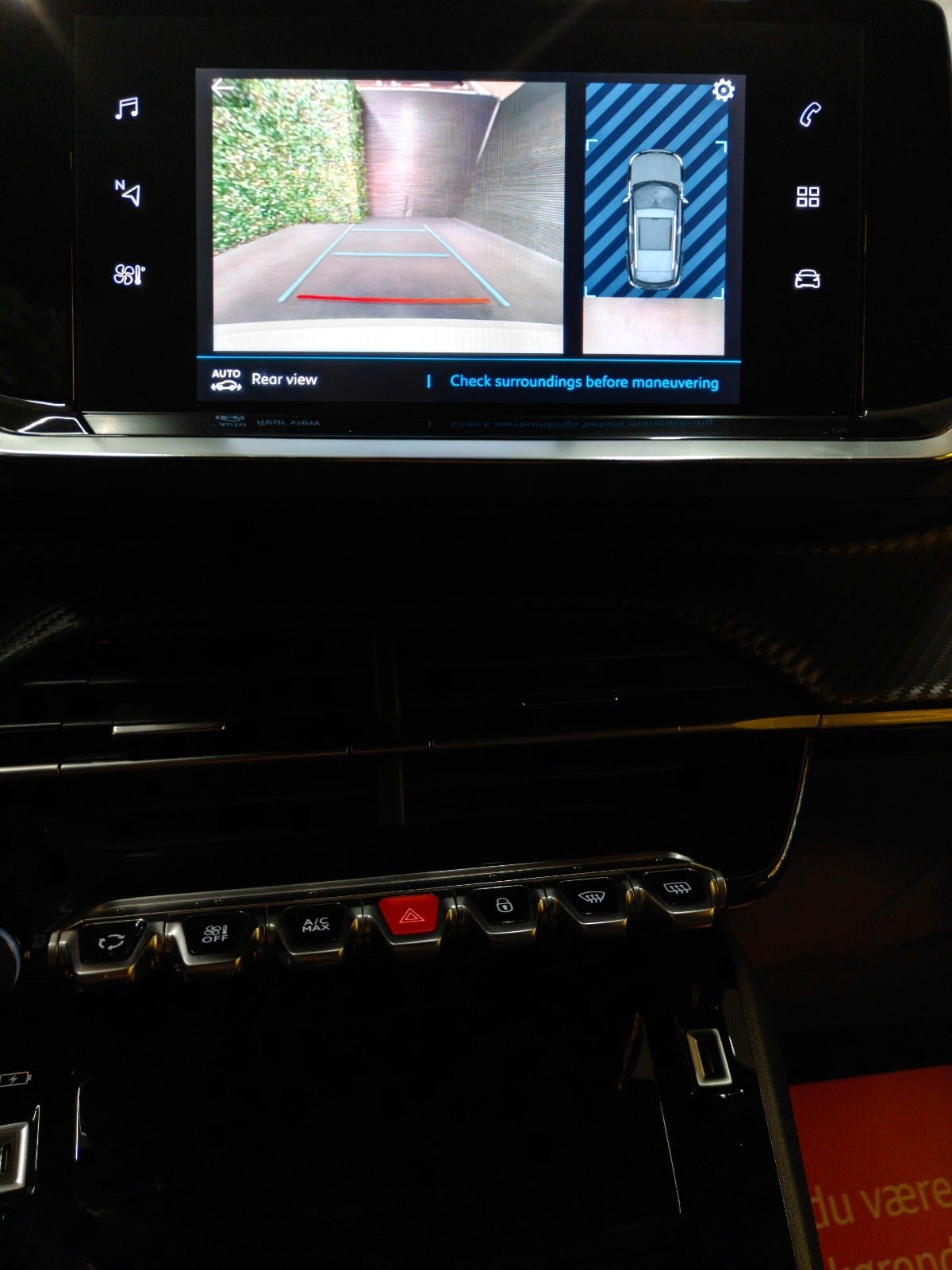 Peugeot e-2008, 136ps, 2022