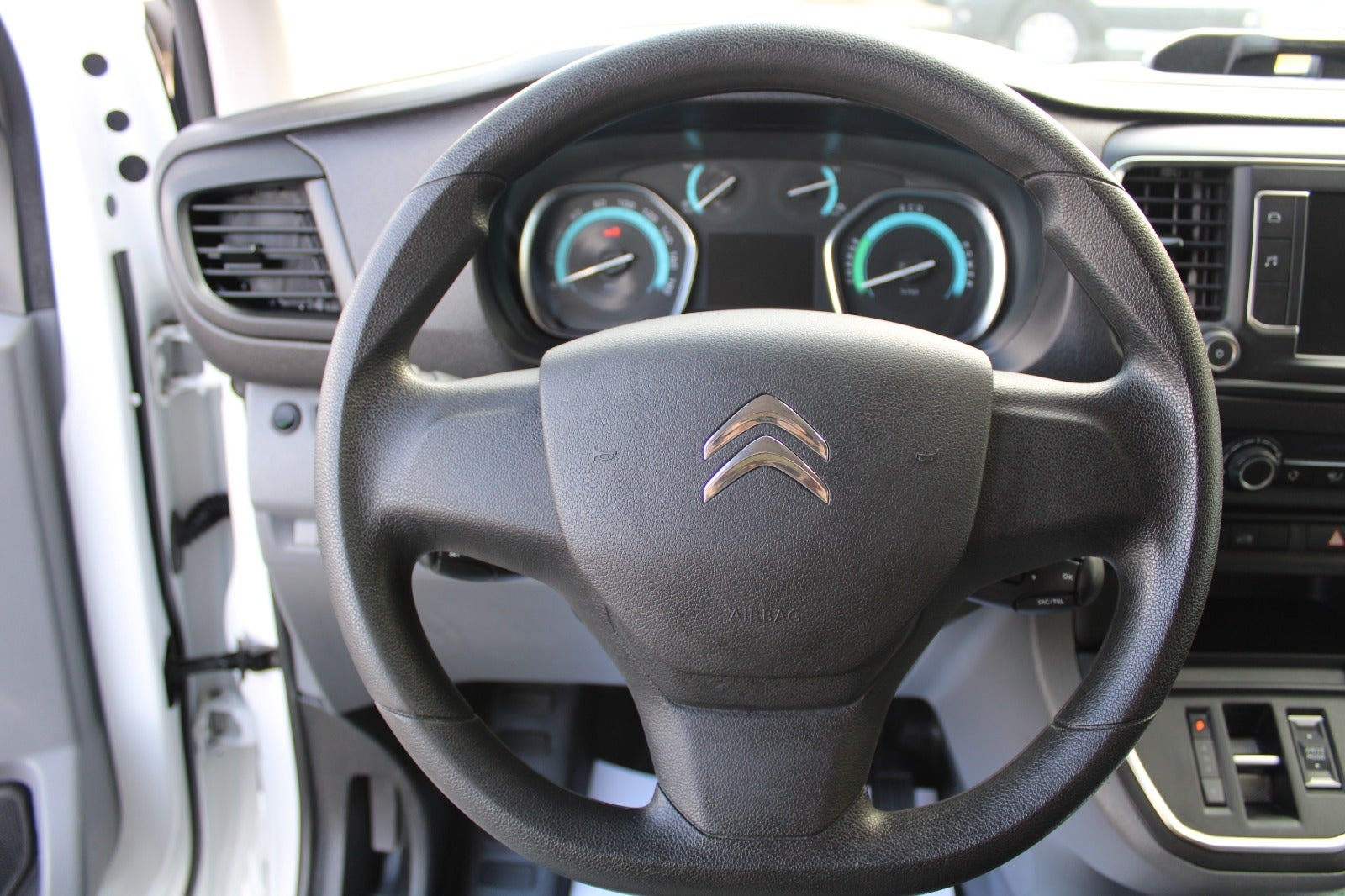 Citroën ë-Jumpy 75, 136hp, 2022