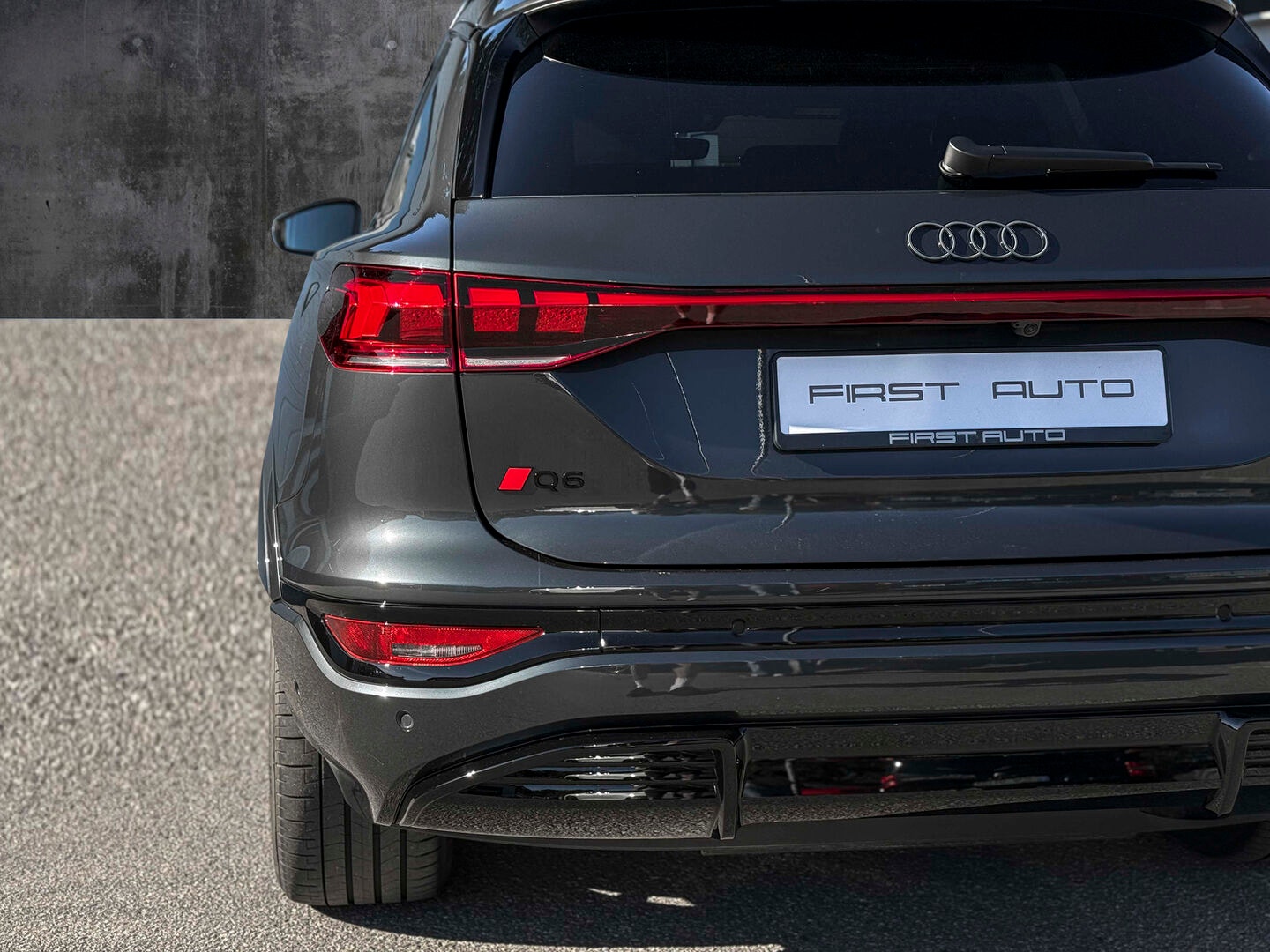 Audi Q6 e-tron quattro, 388ps, 2024