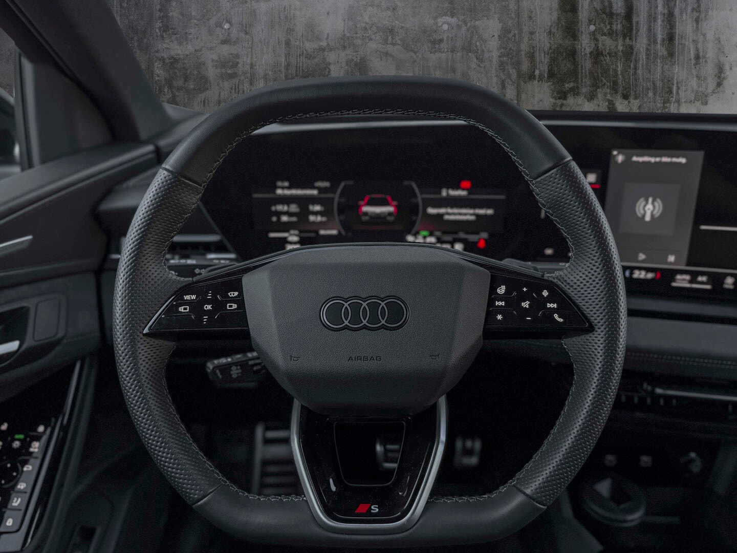 Audi Q6 e-tron quattro, 388ps, 2024