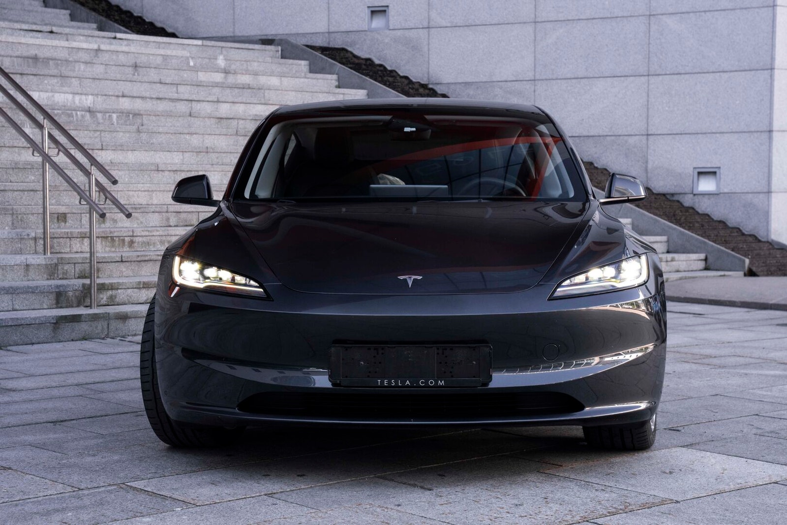 Tesla Model 3 Long Range AWD, 498ps, 2024