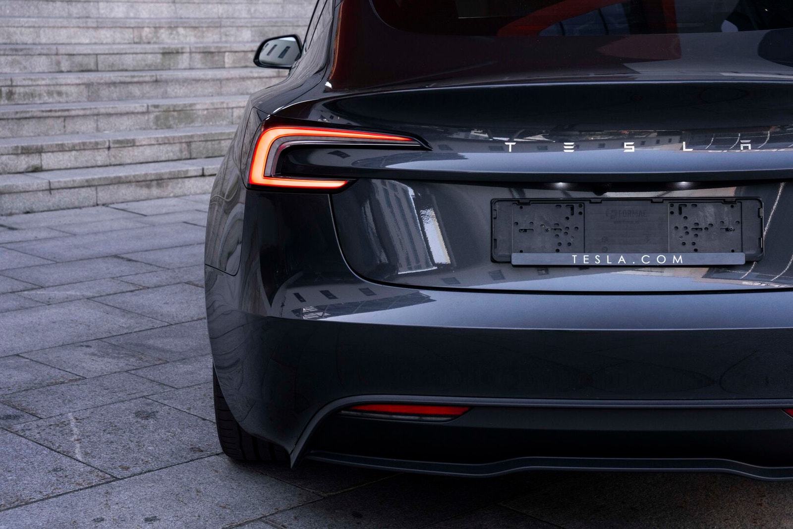 Tesla Model 3 Long Range AWD, 498ps, 2024