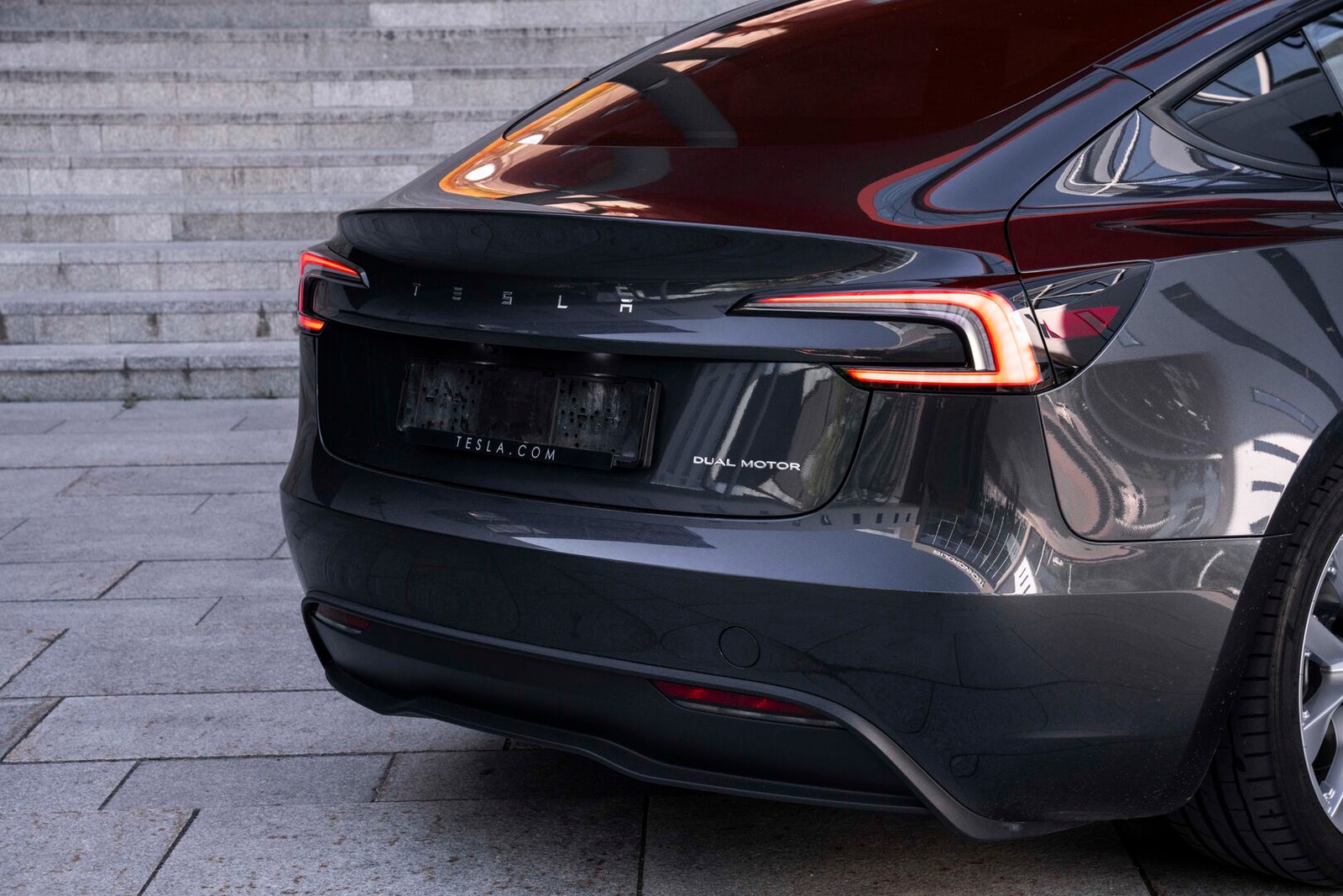 Tesla Model 3 Long Range AWD, 498ps, 2024