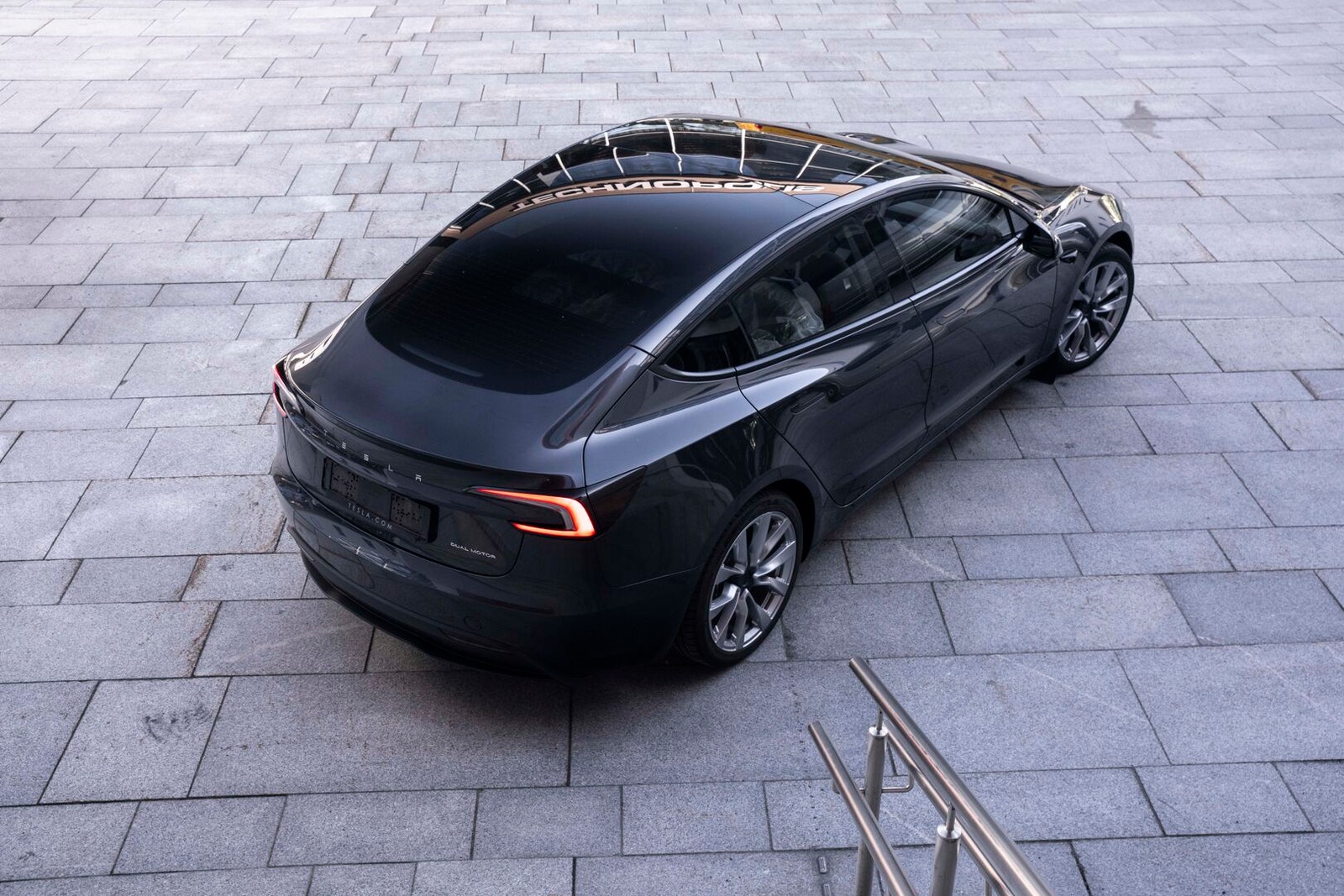 Tesla Model 3 Long Range AWD, 498ps, 2024