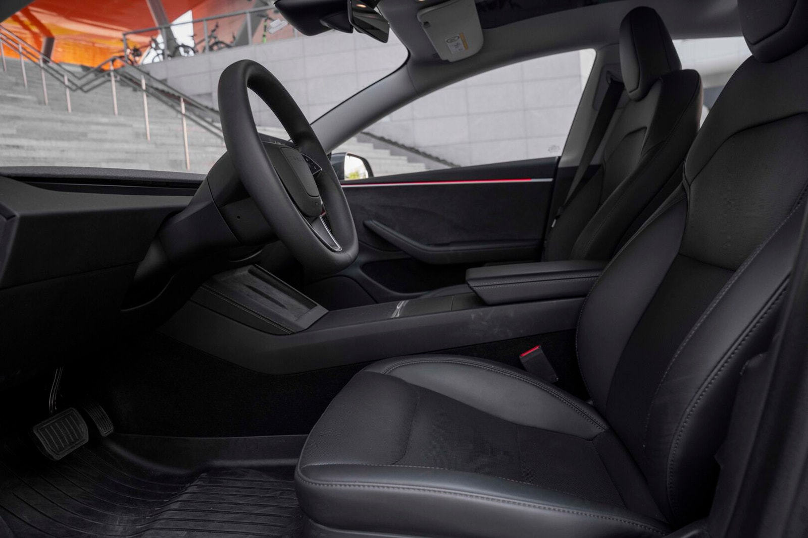 Tesla Model 3 Long Range AWD, 498ps, 2024